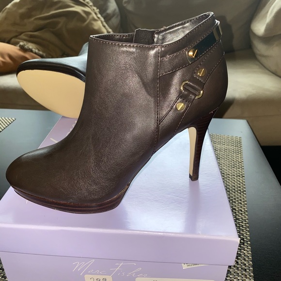NEW Marc Fisher booties - Picture 7 of 8